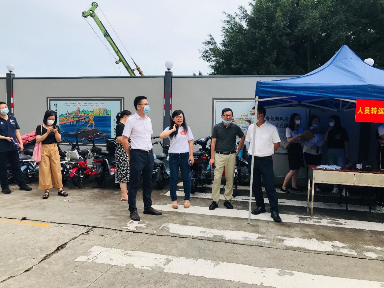 疫情防控不松懈，应急演练防未然  ——后勤集团积极参与学校疫情防控人员转运演练