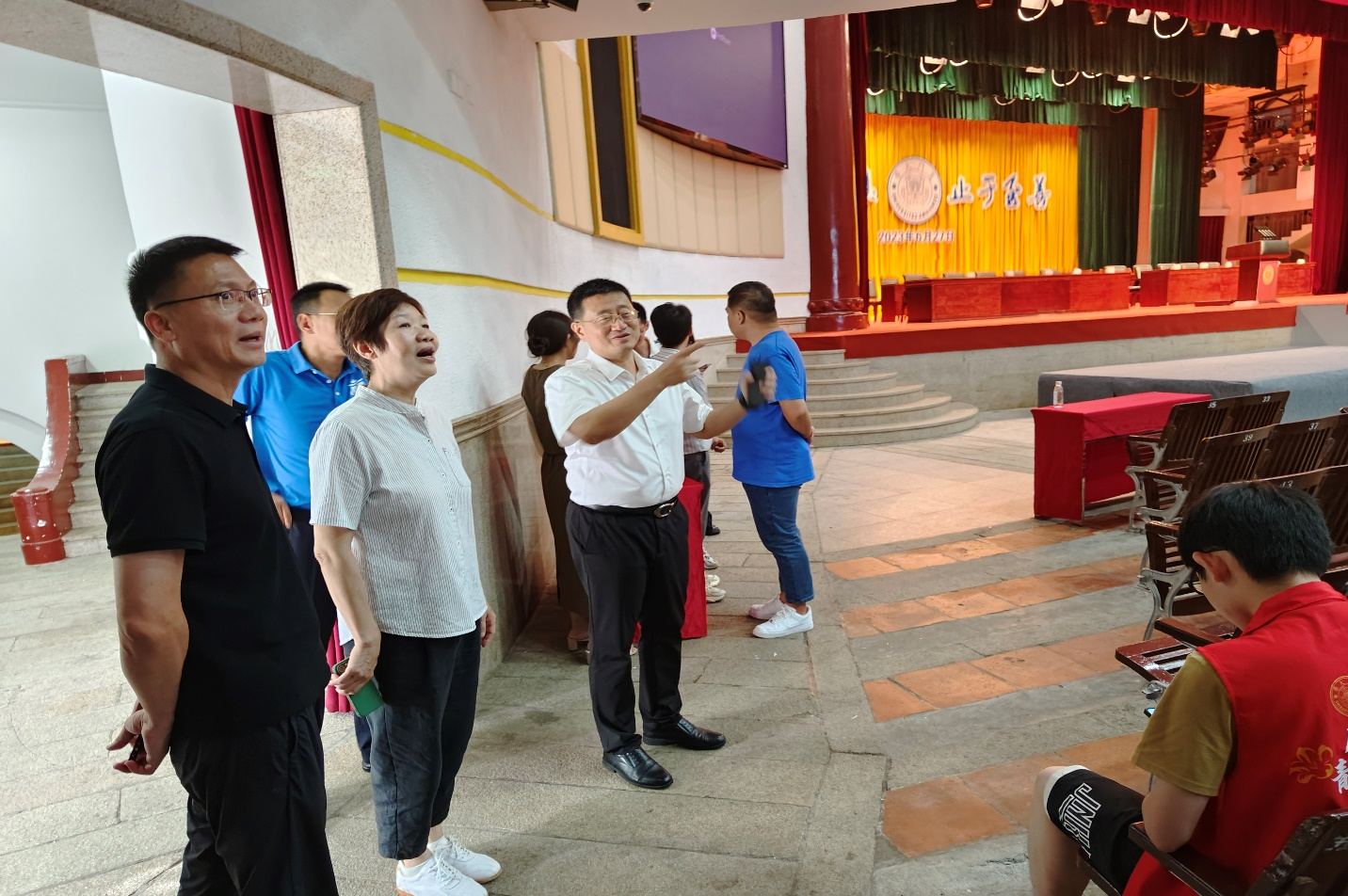 你们奋力追梦，我们倾力护航