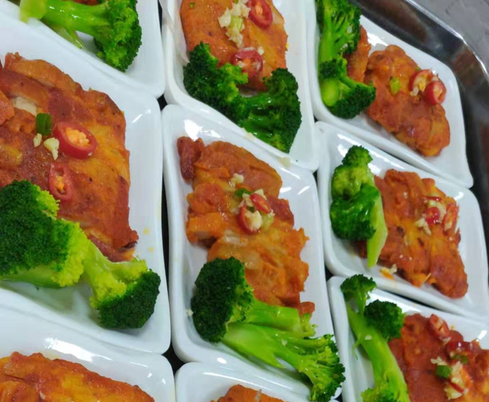 “轻”出你的美艳，释放你的味蕾——“厦大餐饮”六中美食风暴花样来袭