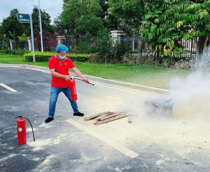 遵守安全生产法  当好第一责任人————南强后勤公司开展安全生产月专项活动