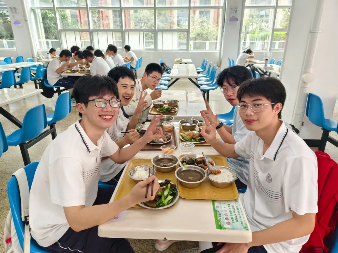 以爱之名，为梦护航——附中餐厅圆满完成2024年高考供餐任务