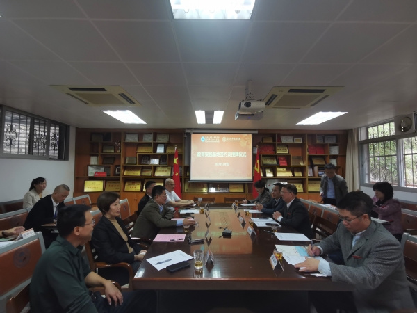 厦门工商旅游学校与华人策略celue举行合作签约及授牌仪式