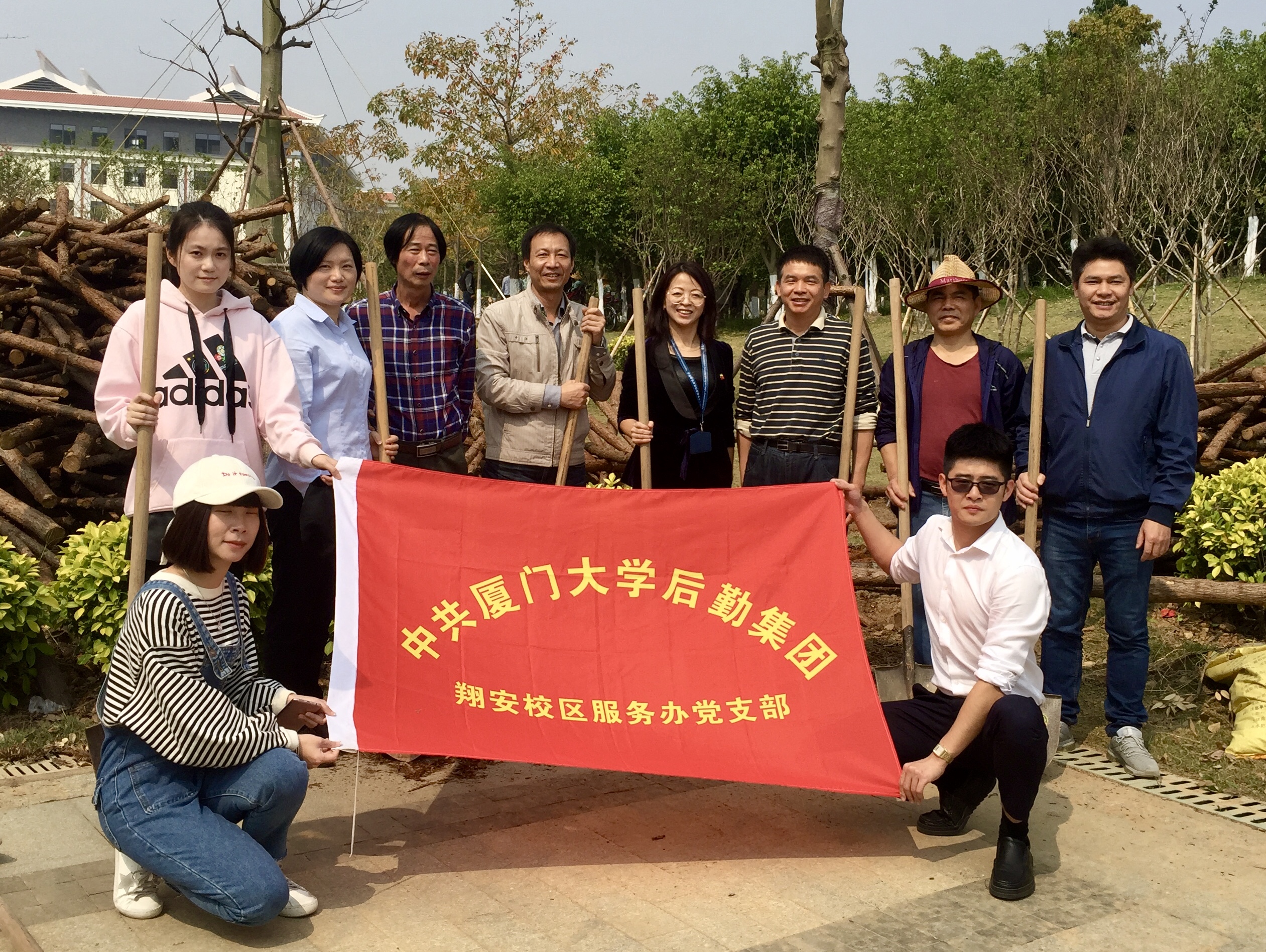弘扬植树传统，创建美丽校园