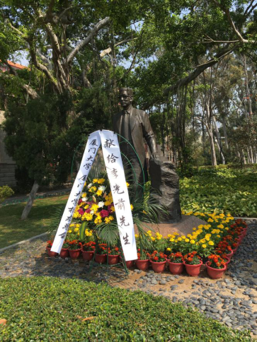 清明祭扫思先贤，带你认识校内的十位先贤塑像