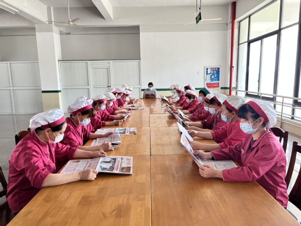 迅速行动起来  筑牢疫情防线  ——后勤集团全员学习党报抓实疫情防控工作